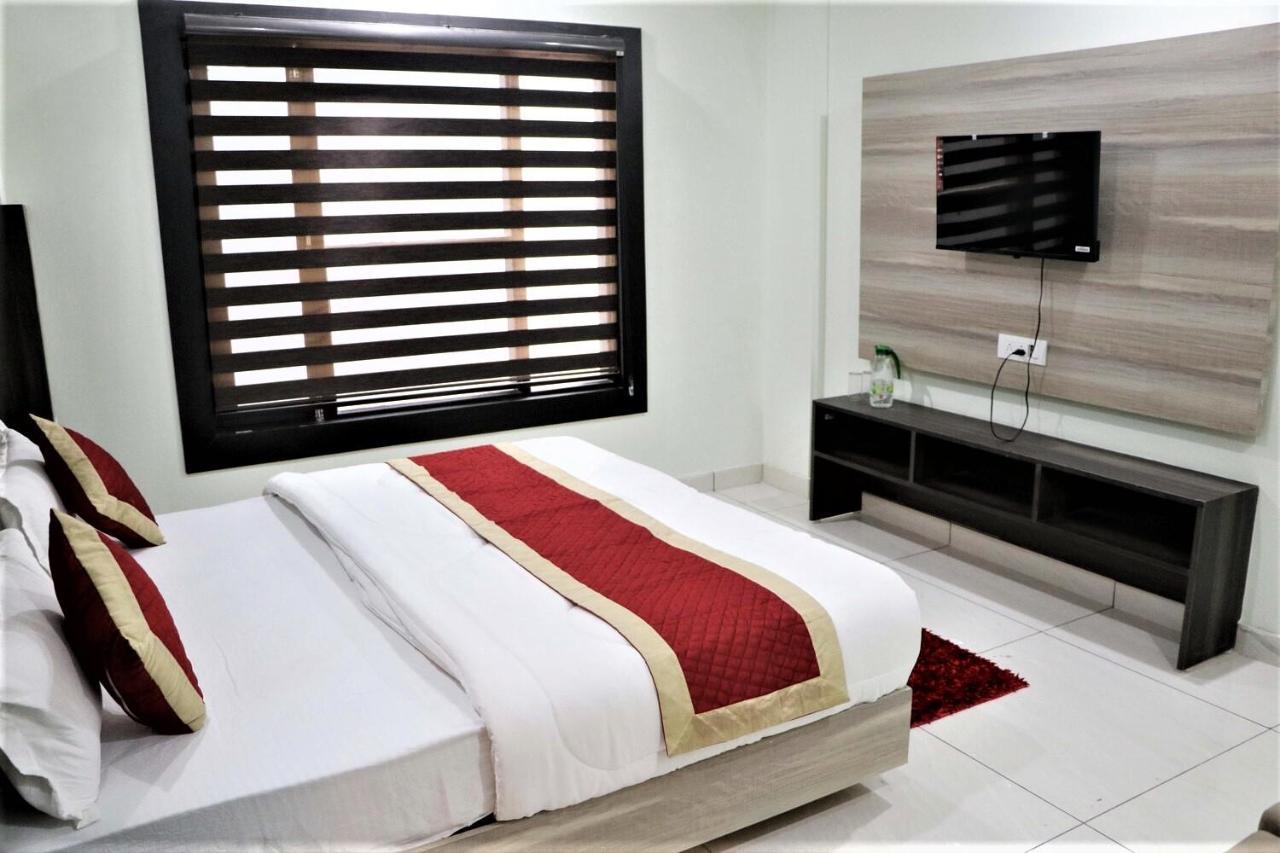 Hotel Blue Pine Haridwār Esterno foto