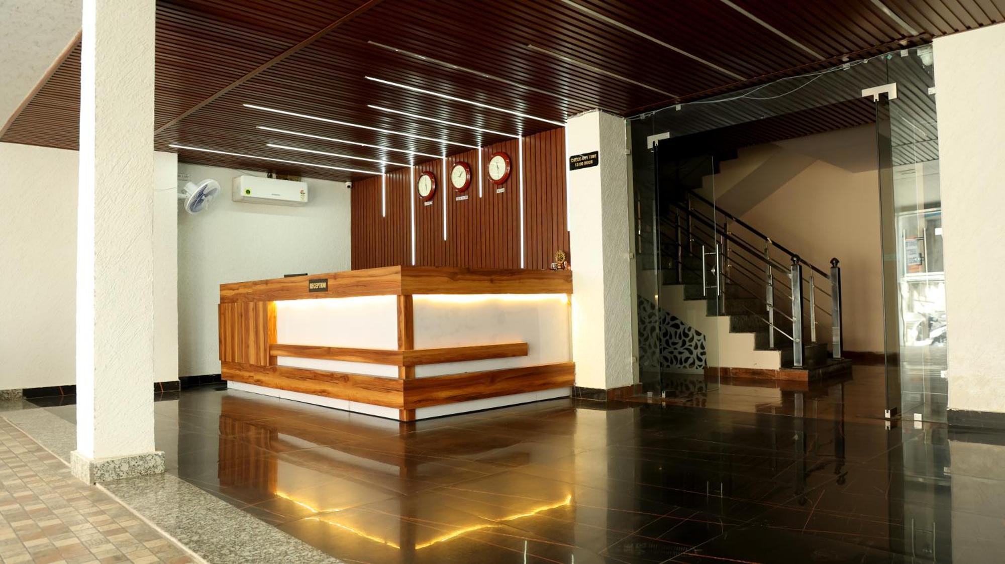 Hotel Blue Pine Haridwār Esterno foto
