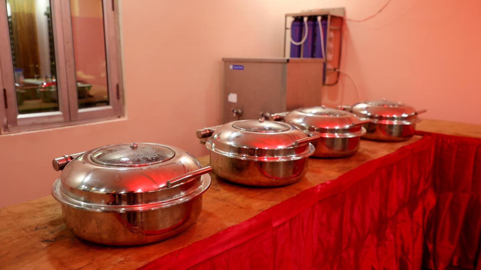 Hotel Blue Pine Haridwār Esterno foto