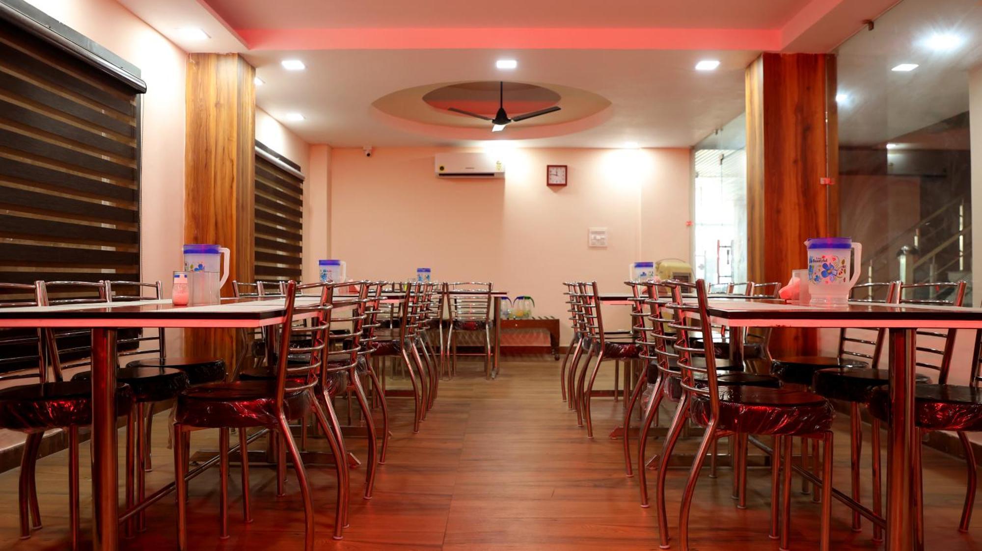 Hotel Blue Pine Haridwār Esterno foto